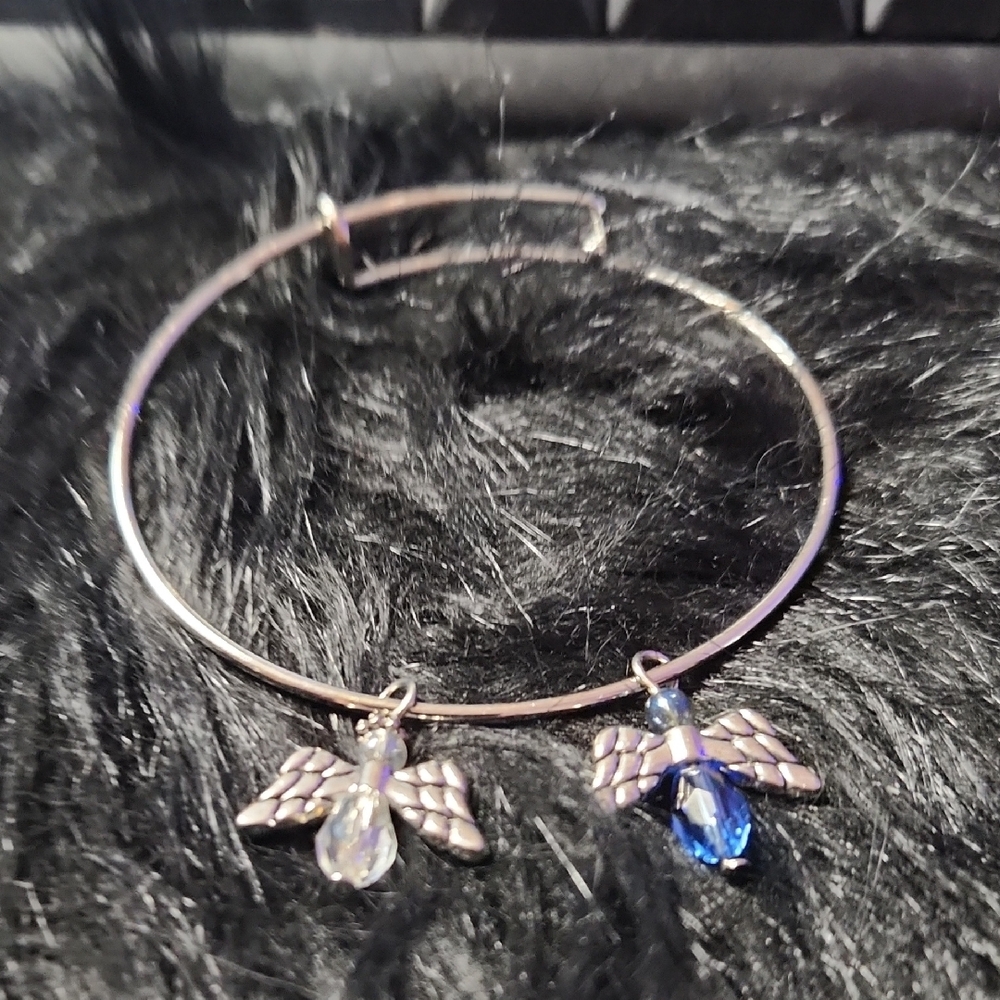 By Krafty_Korner: Adjustable bracelet with charms